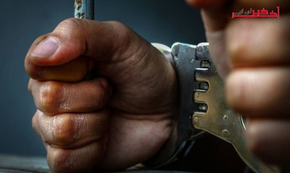 اختصّ في تحويل وجهتهنّ وسلبهنّ... القبض على مروّع النساء في البحيرة