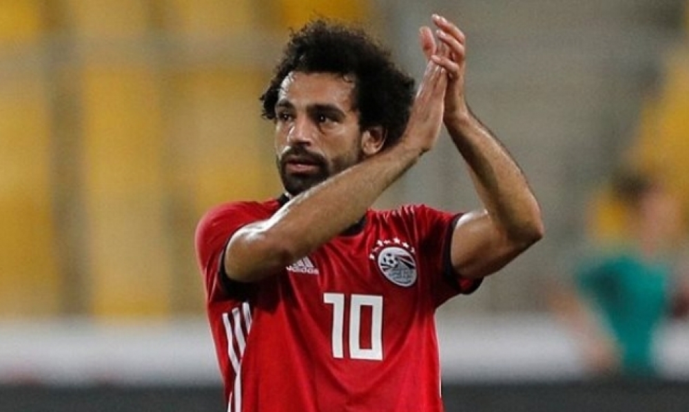 الاتحاد المصري يرفض وضع اسم محمد صلاح على الكرة الموحدة للدوري ويقول / هذا لم يحدث مع ميسي ورونالدو
