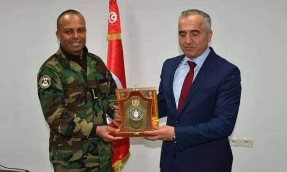 "جينز" البريطانيّة تمنح مدرسة الطلائع للحرس الوطني لقب التميّز لأفضل مدرسةٍ أمنيّة 