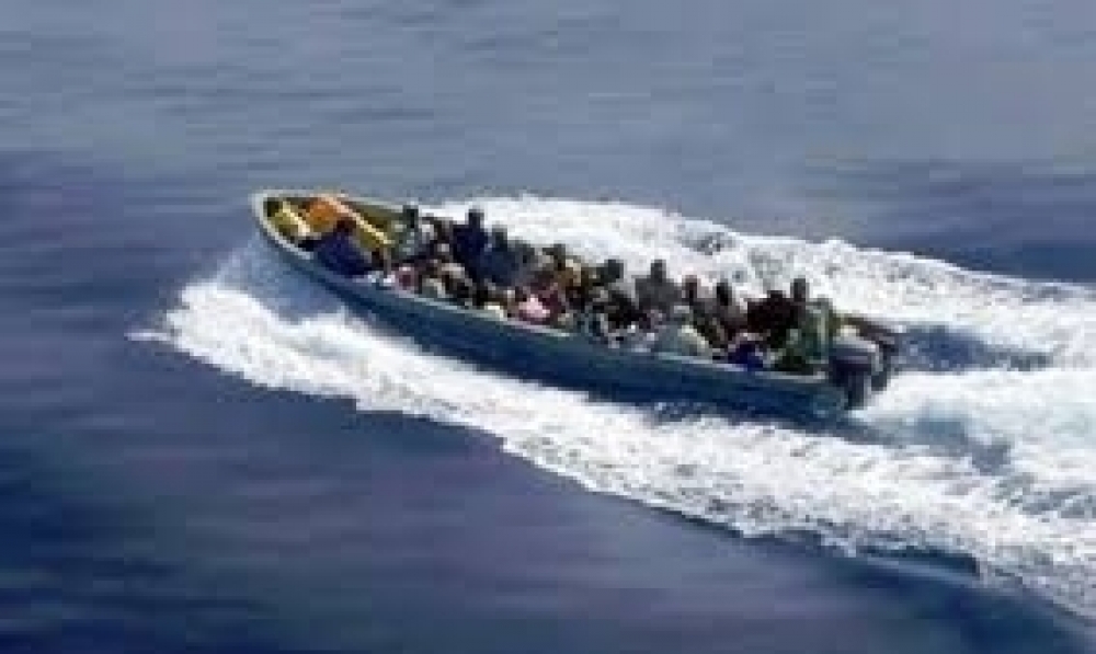 البحريّة العسكريّة تنقذ 30 مهاجرًا تونسيًّا بصفاقس  و16 آخرين بجربة