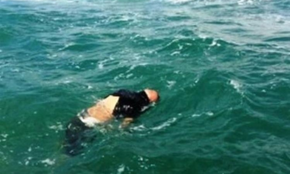 اراد التقاط صورة سلفي ..العثور على جثة غريق عالقة  بعمق يتجاوز الـ4 امتار بكاب زبيب 
