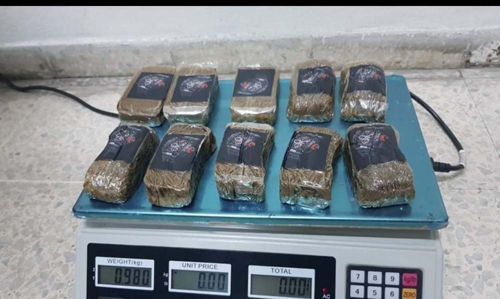 ميناء حلق الوادي : احباط عملية تهريب 10 صفائح من" الزطلة " بحوزة احد العملة بطاقم باخرة قرطاج