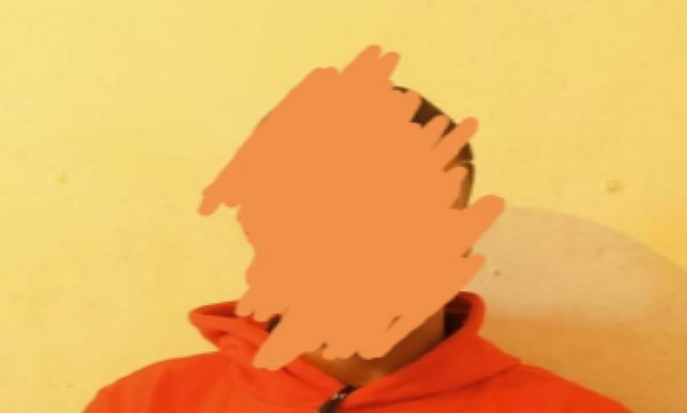 الكبّارية / سلبها هاتفها وإبتزّها لإرجاعه، القبض على عنصرٍ إجرامي معروف بـ"وائل ولد زوزو"