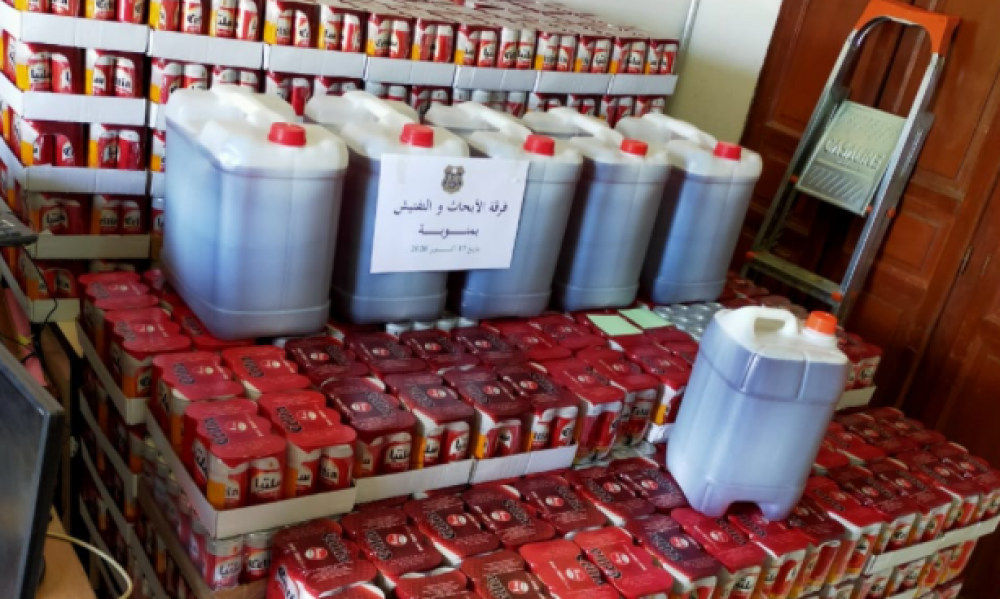 منوبة / حجز 4800 علبة جعّة و6 أوعية بلاستيكيّة مملوءة خمرًا إثر مداهمة منزل إمرأة بالجهة