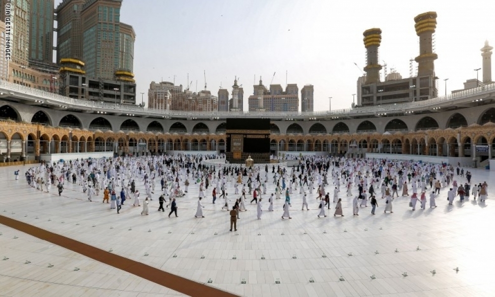 بشروطٍ وضوابط، السعوديّة تعلن إستئناف العمرة بعد توقّفٍ دام 8 أشهر