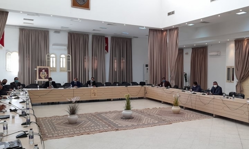 ولاية القيروان: جلسة عمل للاحاطة بالفئات الاجتماعية الهشّة وتكثيف حملات الرقابة للحدّ من ارتفاع الأسعار