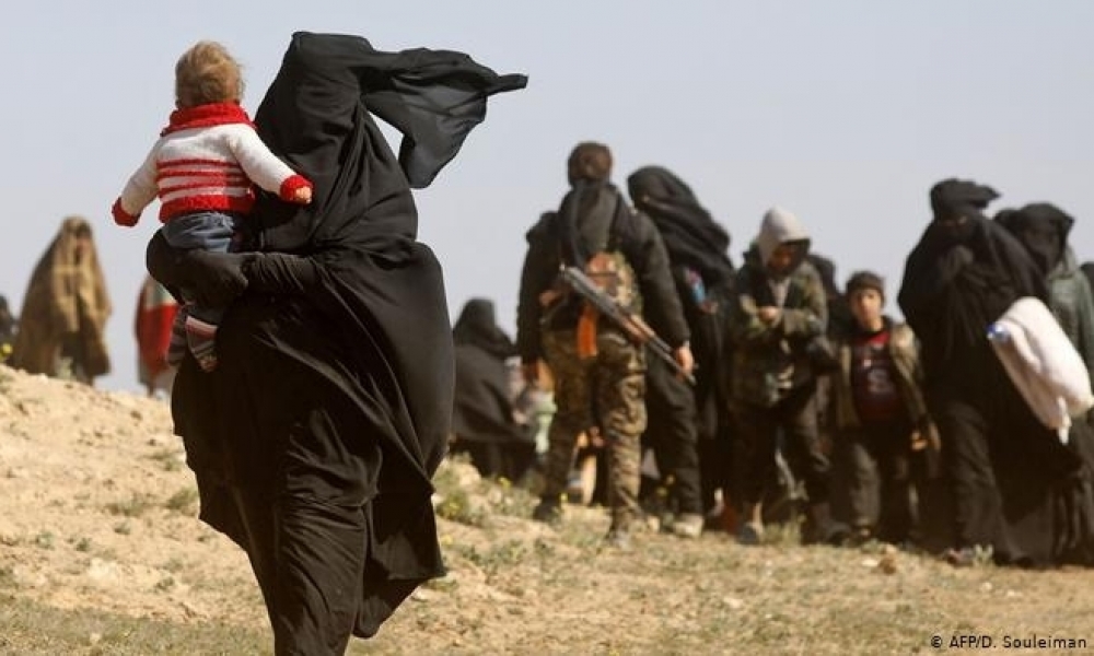 "تزوجت عدة مرات مقاتلين من داعش".. النرويج تحاكم عائدة من سوريا