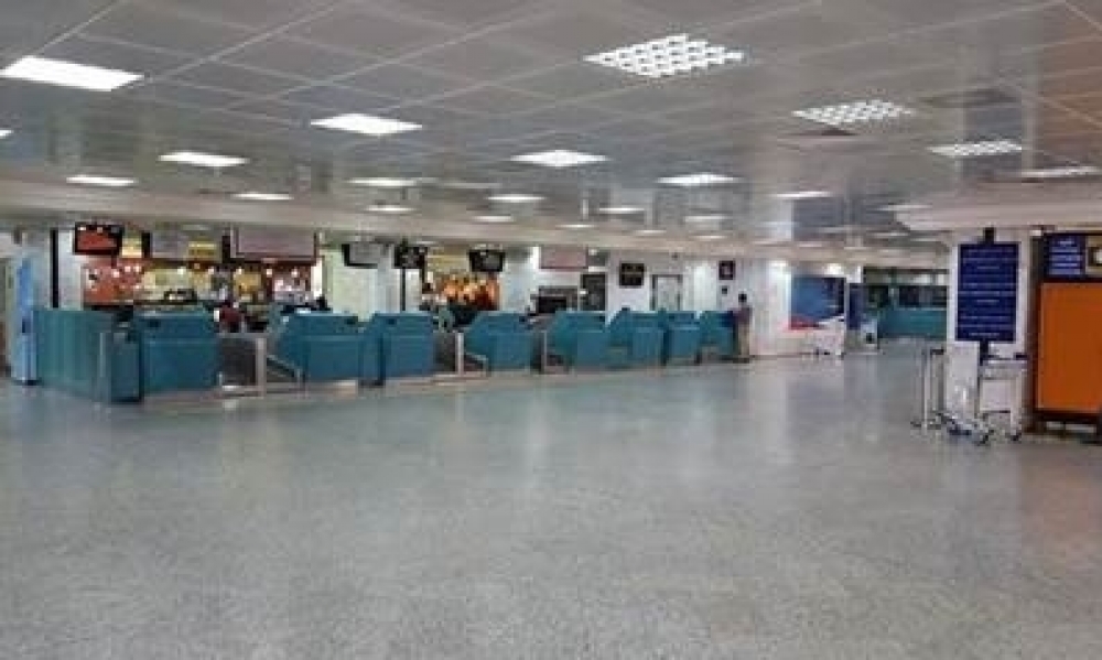 اللجنة العلميّة لمجابهة "كورونا" تقترح غلق الحدود البريّة والجويّة والبحريّة