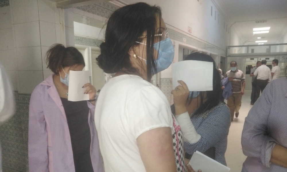 جمعيّة النساء الديمقراطيّات تدعو إلى وقفة مساندة لعاملات مصنع الخياطة بالقيروان ومحاسبة المعتدي بالعنف