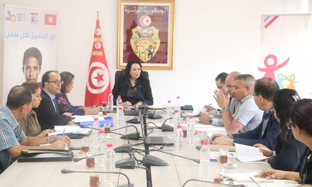  وزيرة الأسرة والطفولة تشدد على ضرورة تسوية الوضعيات المهنية لسلك منشطي رياض الأطفال وتعزيز دوره