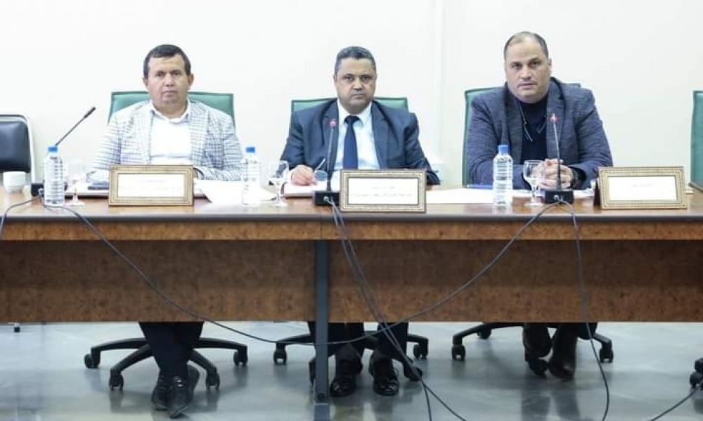 لجنة الدفاع والأمن تتنظر في مشروعي القانونين الأساسيين المتعلّقين ببطاقة التعريف وجوازات السفر ووثائق السفر