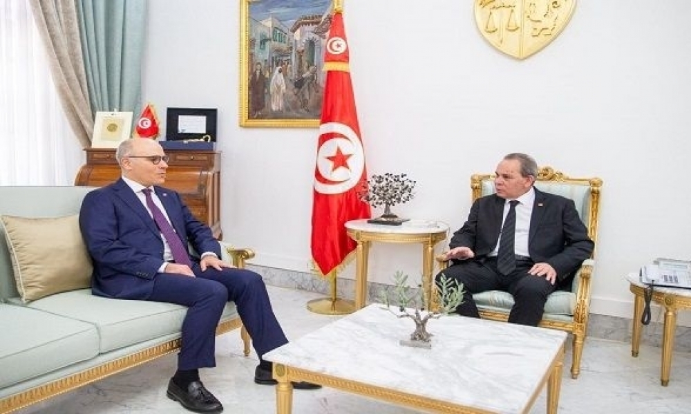 الإستعدادات لعودة التونسين بالخارج محور لقاء رئيس الحكومة بوزير الخارجية