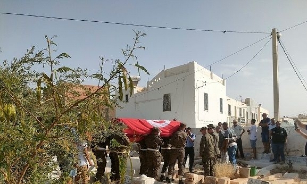 تشييع جنازة فقيد المؤسسة العسكرية الرائد الطيار قيس بالطيب 