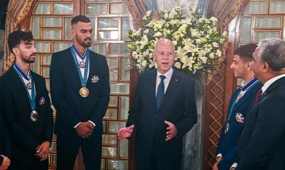 سعيّد يسند وسام الاستحقاق لكلّ من القطوسي، الفرجاني والجندوبي