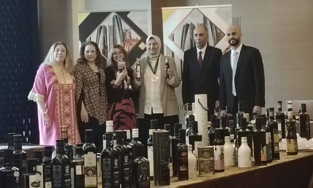 تونس تتوّج بالمرتبة الأولى عالميا في مسابقة دولية لزيت الزّيتون البكر