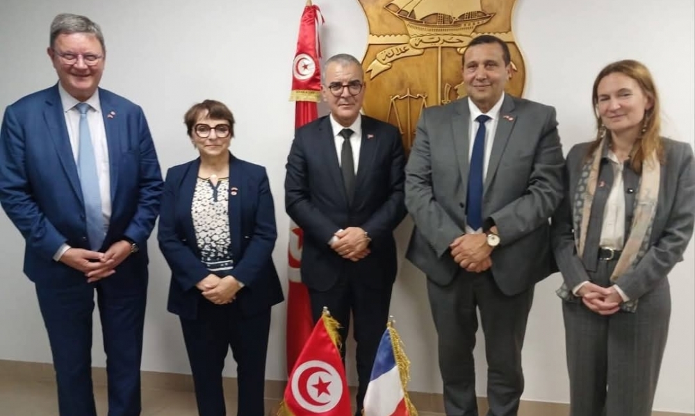  وزير الإقتصاد يلتقي برئيسة مجموعة الصداقة البرلمانية التونسية الفرنسية