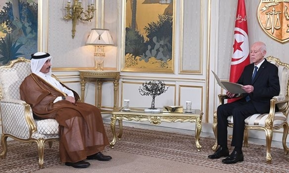 رئيس الجمهورية يتلقى دعوة خطية من أمير قطر