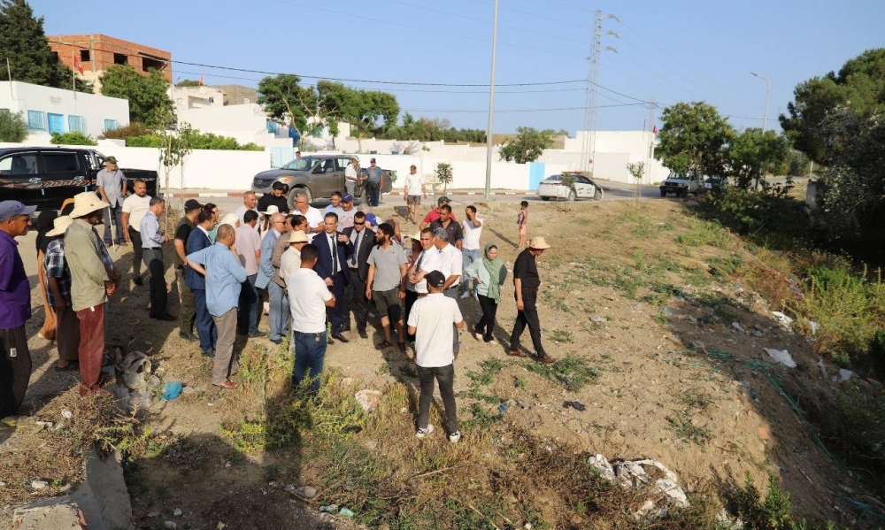 نابل: وزير الفلاحة يتابع مشاغل فلاحي الجهة ويطلع على وضعية بعض المنشآت المائية ومدى تقدم موسم الحصاد والتجميع