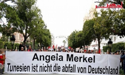 Brandie à l’avenue Bourguiba, une banderole suscite la perplexité de la presse allemande