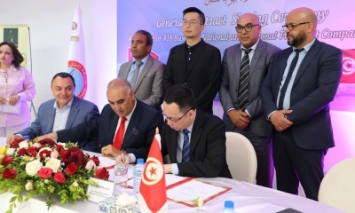 إمضاء العقد العام المتعلق باقتناء 418 حافلة جديدة لتعزيز أسطول النقل العمومي الجماعي بكامل الجمهورية.